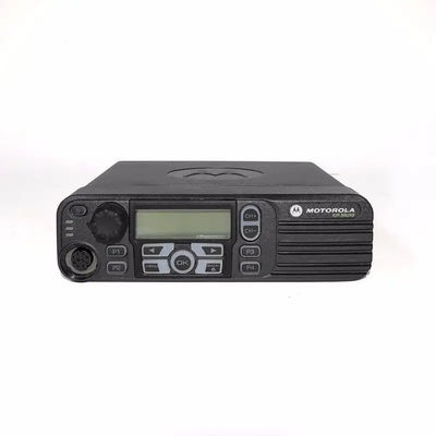 Motorola DM4400 VHF/UHF Ραδιοφωνικός δέκτης αυτοκινήτου 5W 50 χλμ.