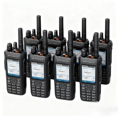 Η Motorola R7 Digital Two-Way Radio, IP68 Αδιάβροχη & Αδιάβροχη, Ευφυής Ακύρωση Θορύβου, για Σιδηροδρομικές, Ξενοδοχειακές και Κατασκευαστικές Επικοινωνίες